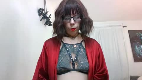 Snapshot of saradesirexo chatting on December 30, 2024, 1:37 am Sara Desire online show from December 30, 2024, 1:37 am