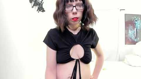 Snapshot of saradesirexo chatting on January 12, 2025, 1:32 am Sara Desire online show from January 12, 2025, 1:32 am