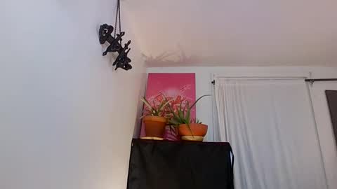 Snapshot of saradesirexo chatting on February 3, 2025, 2:03 am Sara Desire online show from February 3, 2025, 2:03 am