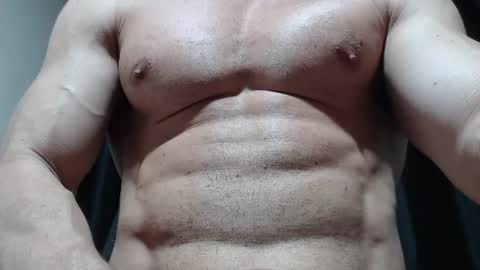 saradorj92 online show from June 14, 2026, 11:07 pm