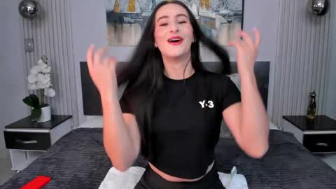 Snapshot of saragomez_1 chatting on June 1, 2026, 12:07 pm Sara Gomez online show from June 1, 2026, 12:07 pm