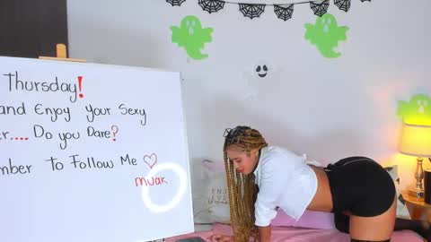 sarah  cinnamon online show from October 30, 2025, 7:58 pm