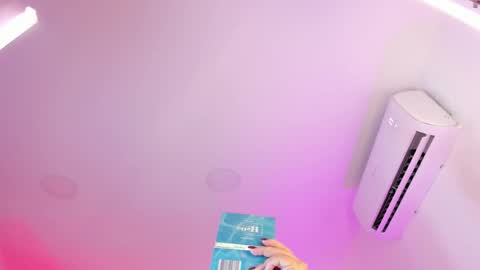 Sarah Bonneth online show from February 6, 2026, 11:57 am