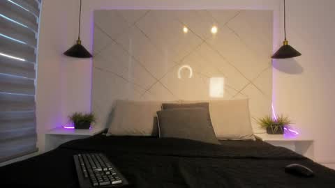 sarah_collens_ online show from May 16, 2026, 12:26 pm