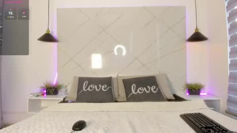sarah_collens_ online show from May 30, 2026, 12:02 pm