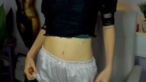 Sarah online show from November 9, 2025, 10:46 am