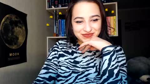 Yours Sarah online show from December 10, 2024, 6:17 pm
