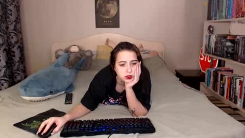 Yours Sarah online show from December 29, 2024, 7:53 pm