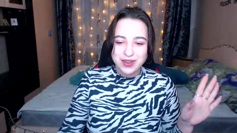 Yours Sarah online show from February 8, 2025, 9:15 pm