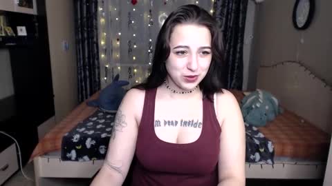Yours Sarah online show from February 19, 2025, 9:36 pm