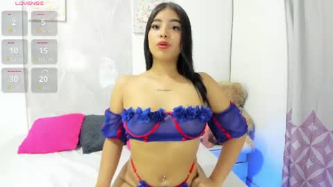 sarah_lowee online show from July 24, 2026, 6:39 pm