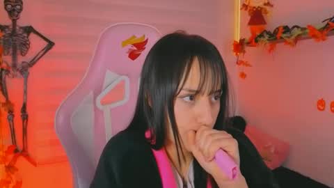 Sarah Ramirez online show from October 16, 2025, 8:15 am