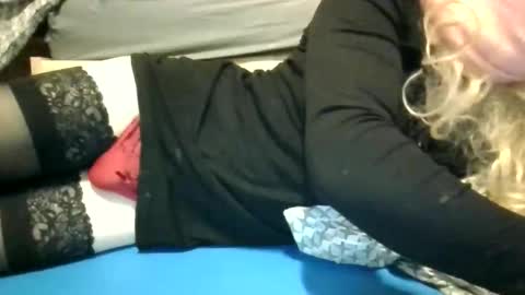 sarah_rie online show from December 22, 2025, 6:05 pm