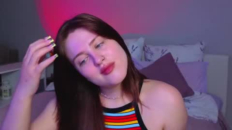 Sarah online show from July 4, 2026, 11:00 pm