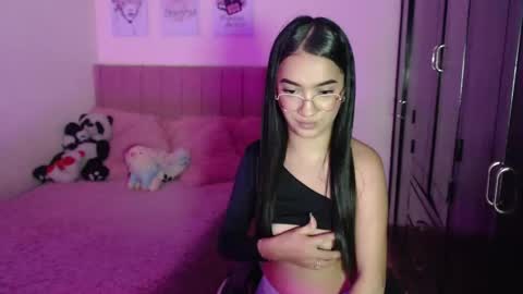 Sarah online show from February 17, 2025, 11:20 pm