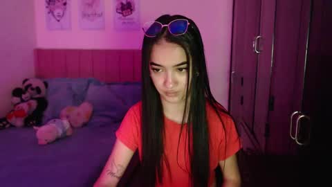 Sarah online show from March 6, 2025, 5:33 pm