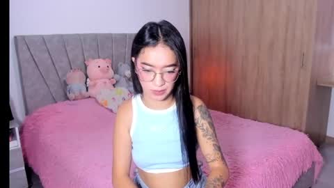 Snapshot of sarah_stone15 chatting on August 7, 2026, 7:05 pm Sarah online show from August 7, 2026, 7:05 pm