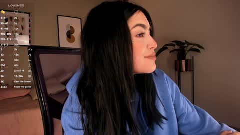 Snapshot of sarah_volkov chatting on December 12, 2024, 9:15 pm online show from December 12, 2024, 9:15 pm