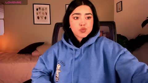 Snapshot of sarah_volkov chatting on December 15, 2024, 4:48 pm online show from December 15, 2024, 4:48 pm