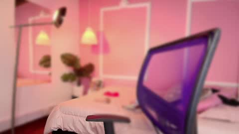 Snapshot of sarah_volkov chatting on January 17, 2025, 10:44 am online show from January 17, 2025, 10:44 am