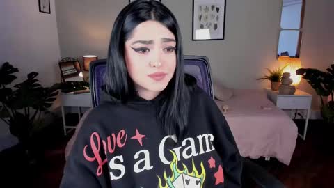 Snapshot of sarah_volkov chatting on February 24, 2025, 8:03 pm online show from February 24, 2025, 8:03 pm