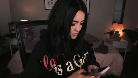 Snapshot of sarah_volkov chatting on February 24, 2025, 11:09 pm online show from February 24, 2025, 11:09 pm