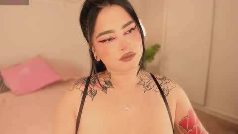 Snapshot of sarah_volkov chatting on September 16, 2025, 6:14 am online show from September 16, 2025, 6:14 am