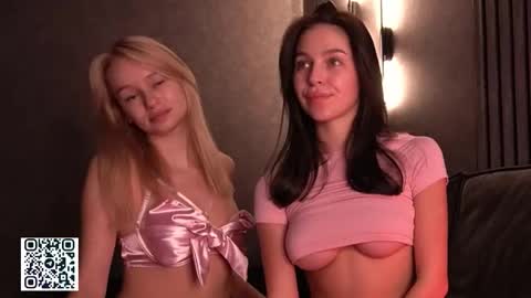 Snapshot of sarahcarrter chatting on September 14, 2025, 5:23 pm Sarah online show from September 14, 2025, 5:23 pm