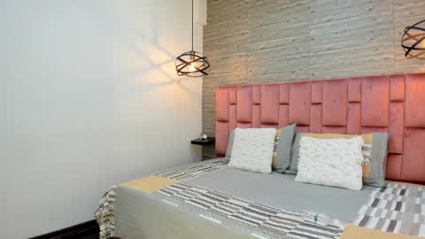 Sarah Deyvis online show from January 21, 2025, 8:54 pm