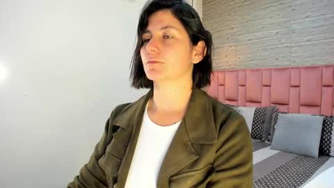 Sarah Deyvis online show from March 4, 2025, 2:10 pm