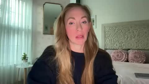 Snapshot of sarahgiroux86 chatting on June 9, 2026, 1:50 am Sarah online show from June 9, 2026, 1:50 am