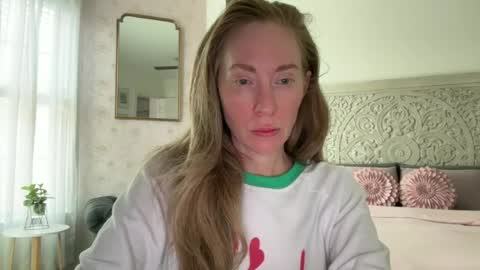 Snapshot of sarahgiroux86 chatting on July 5, 2026, 6:26 pm Sarah online show from July 5, 2026, 6:26 pm
