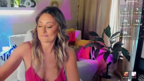 Divine Sarah NONUDE model online show from May 18, 2026, 6:30 am
