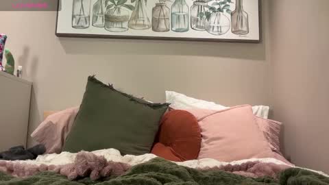 sarahinparadise online show from September 18, 2025, 5:31 am