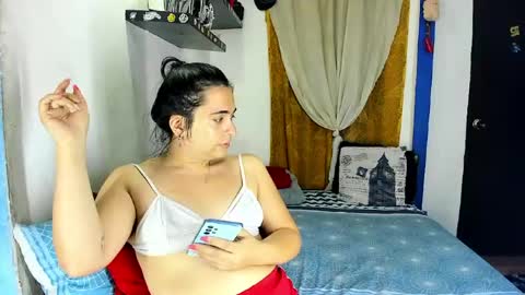 Snapshot of sarahjey chatting on May 9, 2026, 10:37 pm SARAHJEY online show from May 9, 2026, 10:37 pm