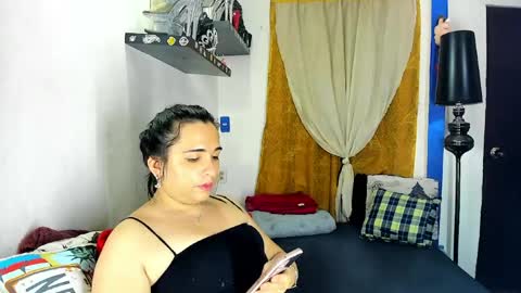 Snapshot of sarahjey chatting on May 25, 2026, 6:58 pm SARAHJEY online show from May 25, 2026, 6:58 pm