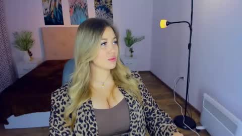 Snapshot of sarahmils chatting on January 17, 2025, 3:11 pm Sarah online show from January 17, 2025, 3:11 pm