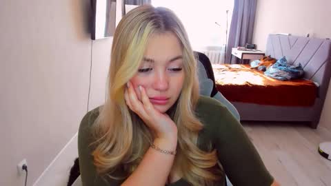 Sarah online show from April 27, 2026, 1:31 pm