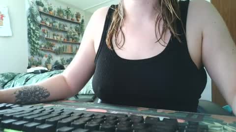 Sarah online show from July 5, 2026, 8:27 pm