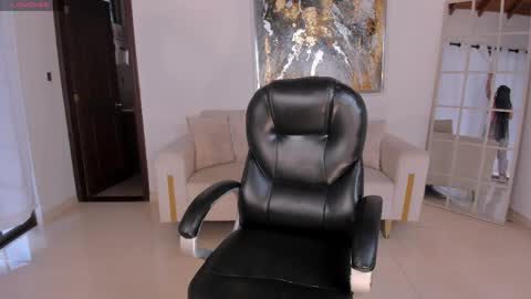 Snapshot of sarahrhodes_ chatting on April 9, 2026, 11:48 am Sarah Rhodes online show from April 9, 2026, 11:48 am