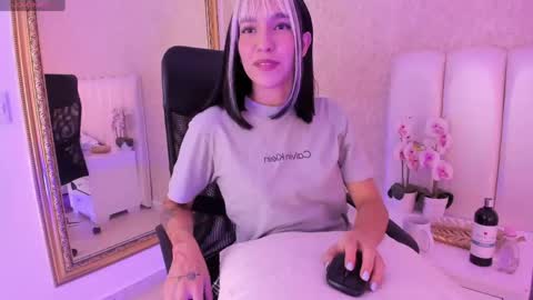 Snapshot of sarahrossi1 chatting on May 22, 2026, 12:55 pm SARAH online show from May 22, 2026, 12:55 pm