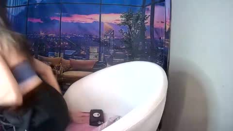 SarahStarr online show from December 16, 2025, 5:23 am