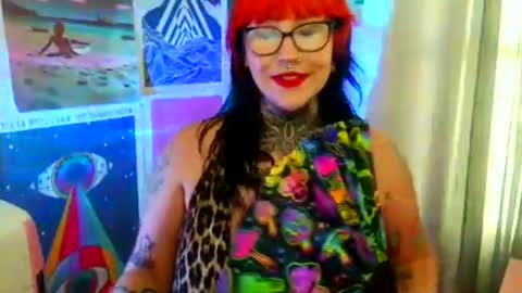 Snapshot of saraht666 chatting on October 22, 2025, 3:34 pm Sarah T online show from October 22, 2025, 3:34 pm