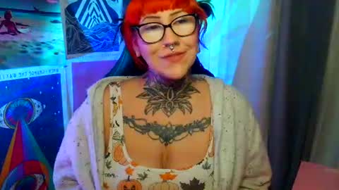 Snapshot of saraht666 chatting on November 2, 2025, 6:38 am Sarah T online show from November 2, 2025, 6:38 am