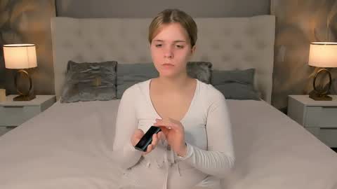 sarahwantslove online show from April 16, 2026, 8:31 pm