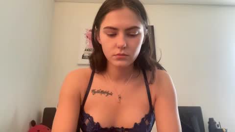 SarahxOliver online show from January 18, 2025, 3:59 pm