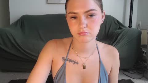 Snapshot of sarahxaoliver1 chatting on July 27, 2026, 2:13 pm SarahxOliver online show from July 27, 2026, 2:13 pm