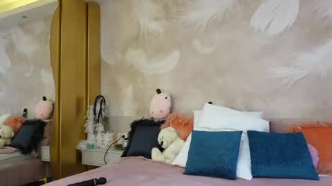 Jenny online show from May 25, 2026, 4:18 am