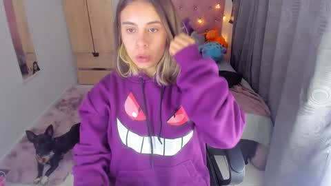 Snapshot of saralolo420 chatting on December 17, 2024, 3:50 am sara online show from December 17, 2024, 3:50 am