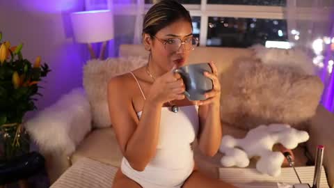 Sara online show from March 8, 2025, 2:01 am